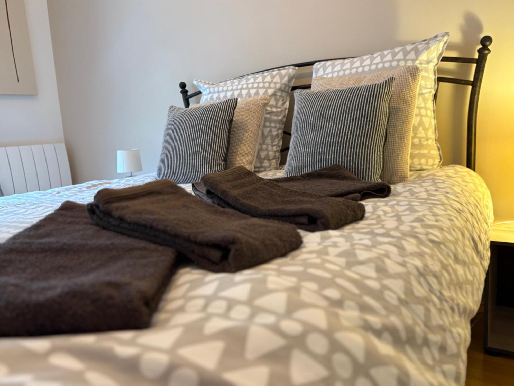 Parking Prive Gratuit, Balcon, 2 Chambres Clermont-Ferrand Esterno foto